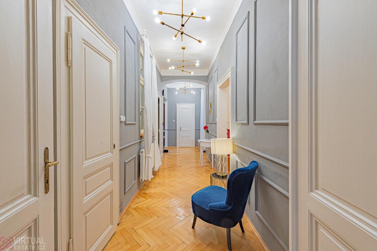 Colorful Wenceslas Square Apartment Praag Buitenkant foto